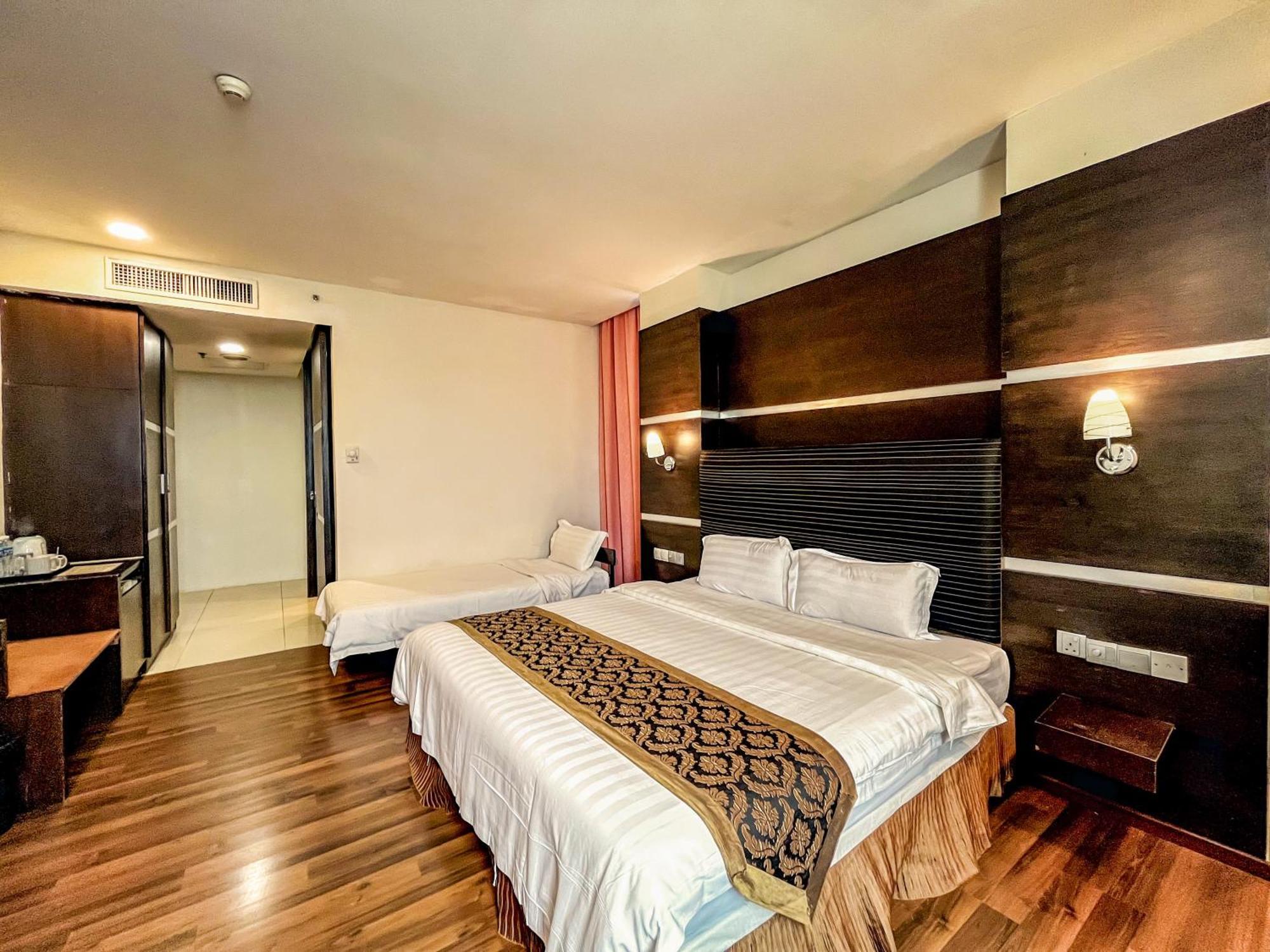 Courtyard 1borneo Hotel 3*