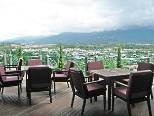 Hotel Courtyard 1borneo