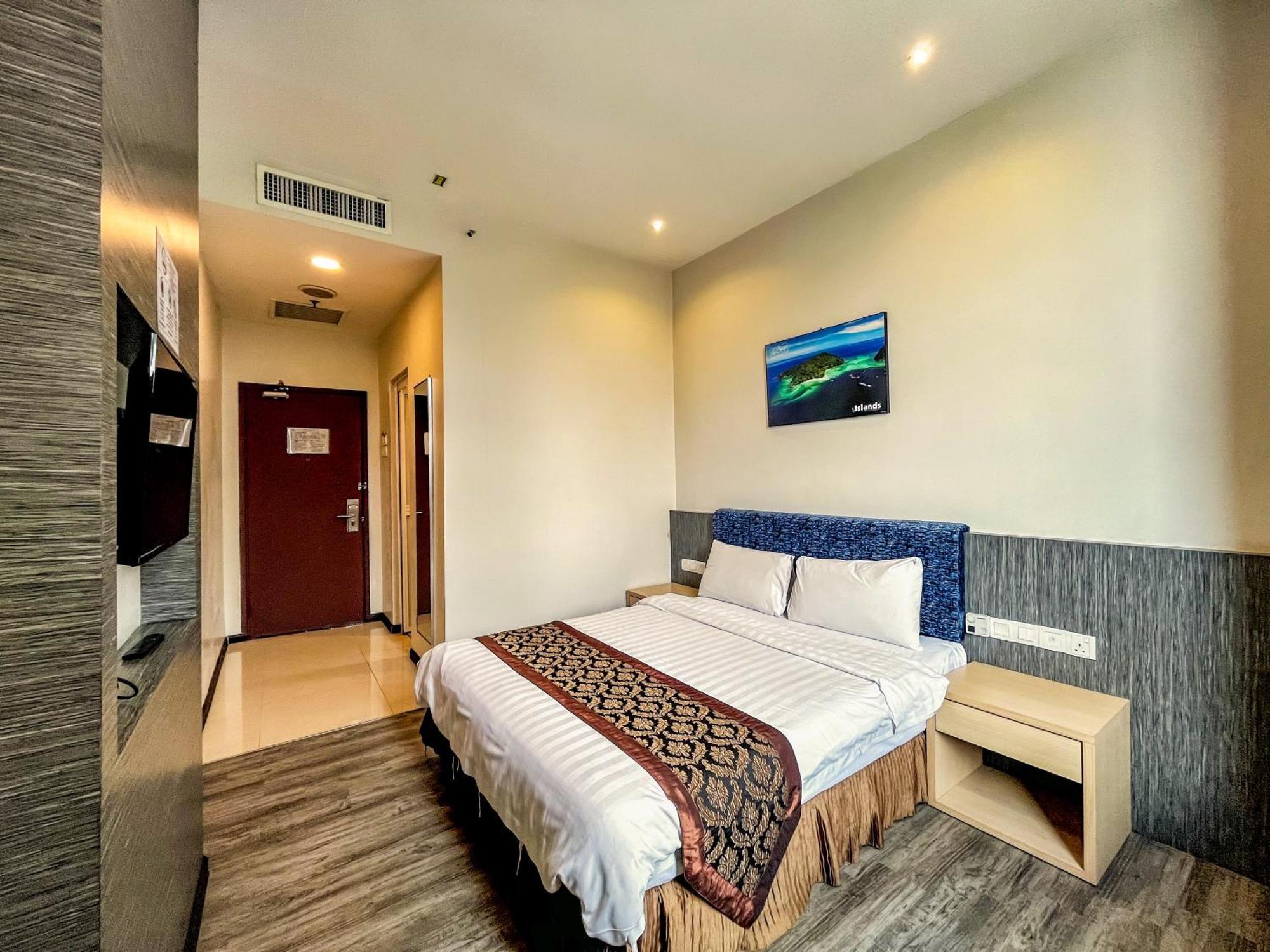 Hotel Courtyard 1borneo 3*