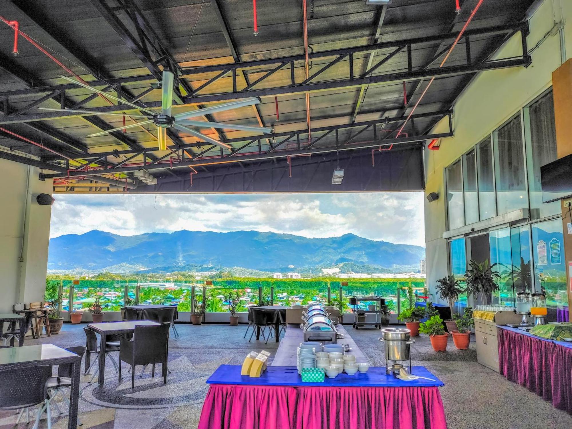 Courtyard 1borneo Hotel 3*